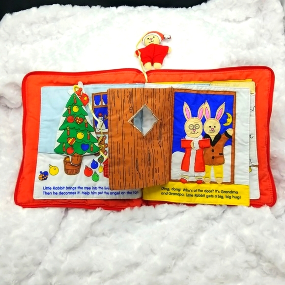 Vintage Little Rabbit's Christmas Red Cloth Zipper Book - Picture 5 of 10